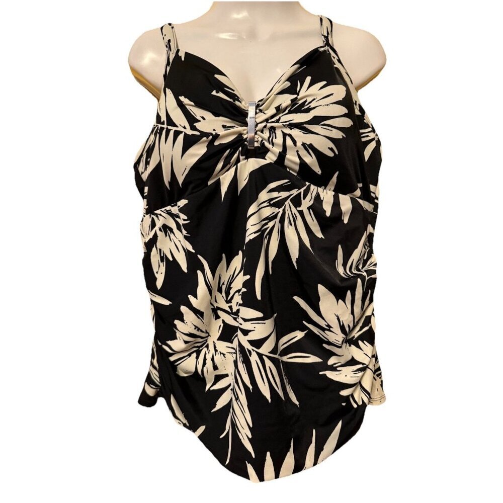 Trimshaper Swim Top Size 18W Slight Ruched Backside Floral Beach Vacation Padded